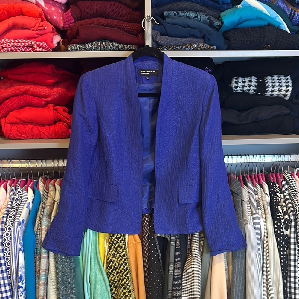 Jones New York purplish blue open front textured blazer size 4